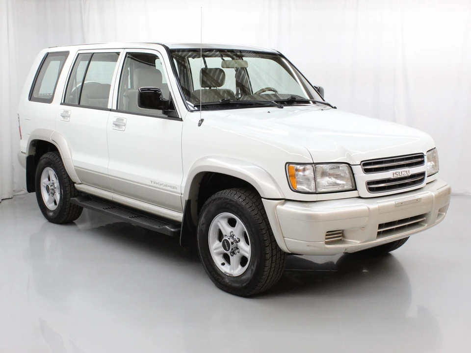 2000 Isuzu Trooper - Image 2 of 31