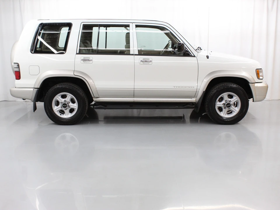 2000 Isuzu Trooper - Image 13 of 31