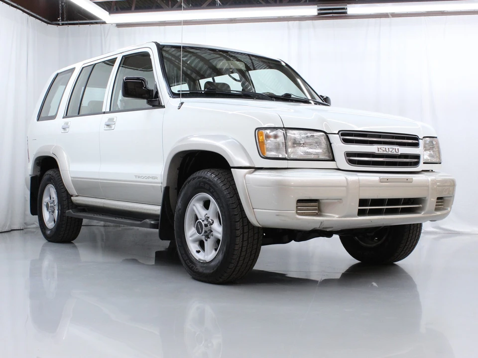 2000 Isuzu Trooper - Image 3 of 31