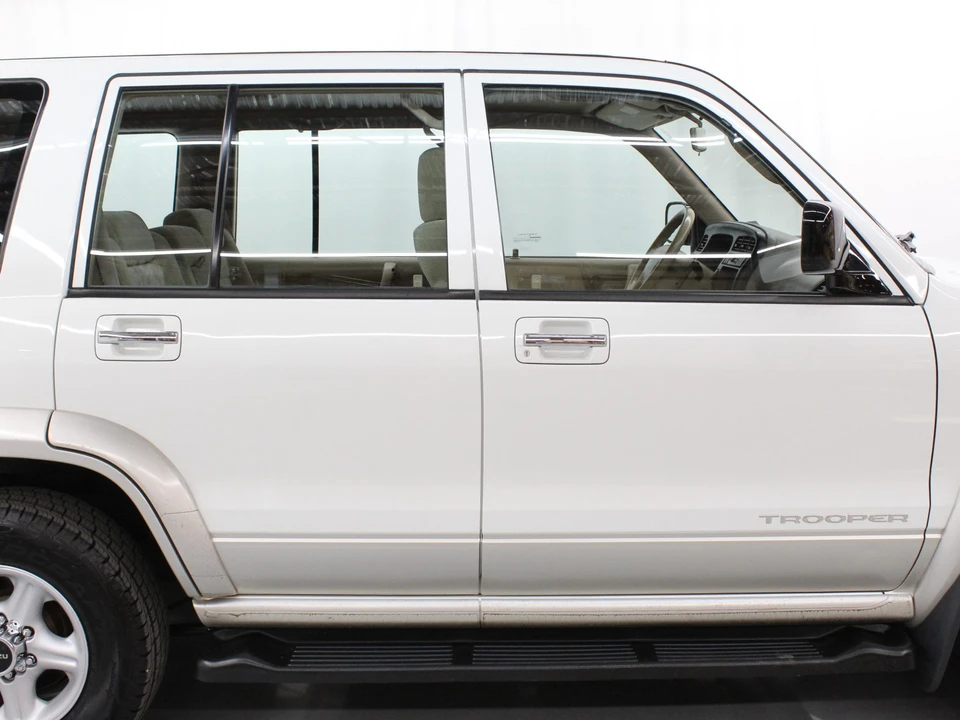 2000 Isuzu Trooper - Image 15 of 31