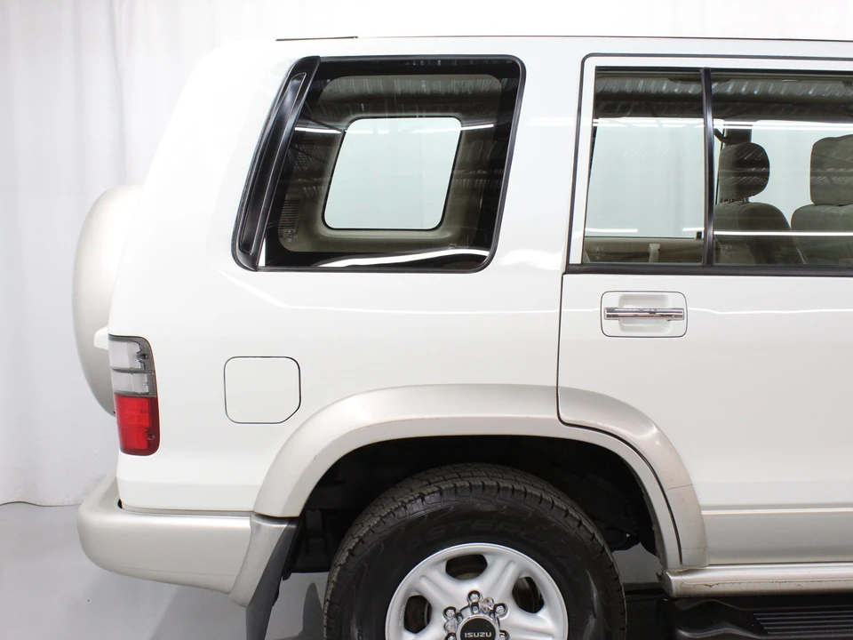 2000 Isuzu Trooper - Image 14 of 31