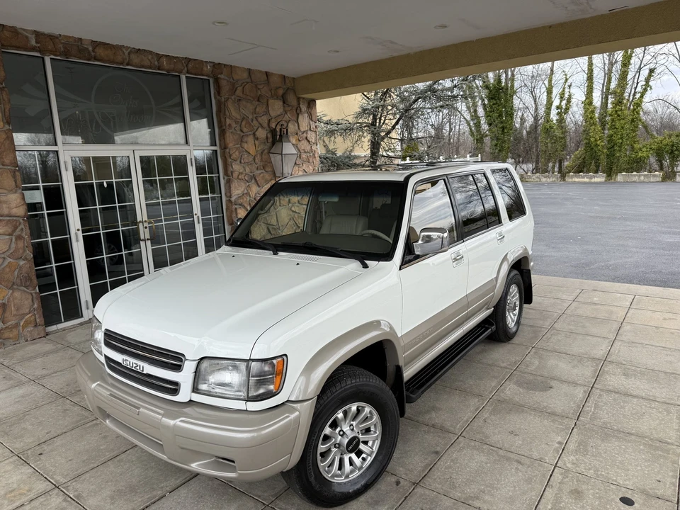 2000 Isuzu Trooper - Image 3 of 31