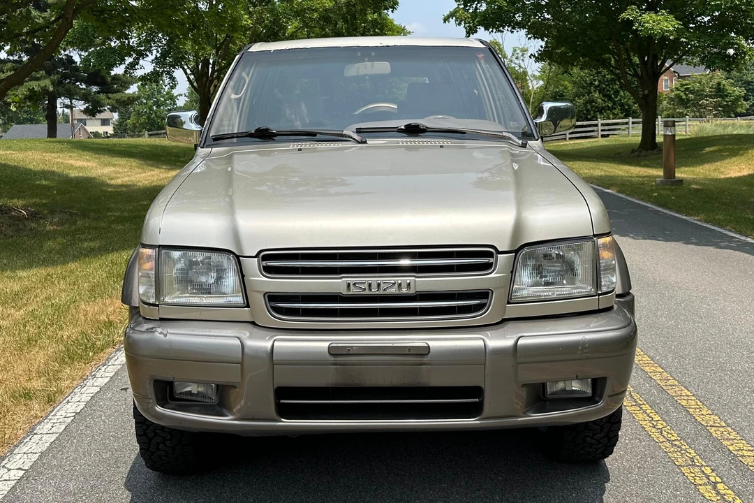 2000 Isuzu Trooper - Image 2 of 31