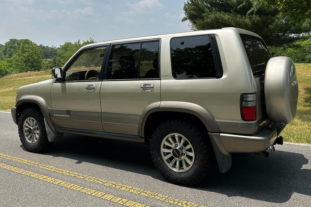 2000 Isuzu Trooper - Image 4 of 31