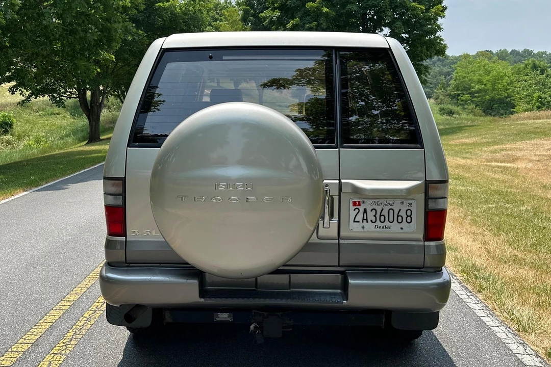 2000 Isuzu Trooper - Image 5 of 31