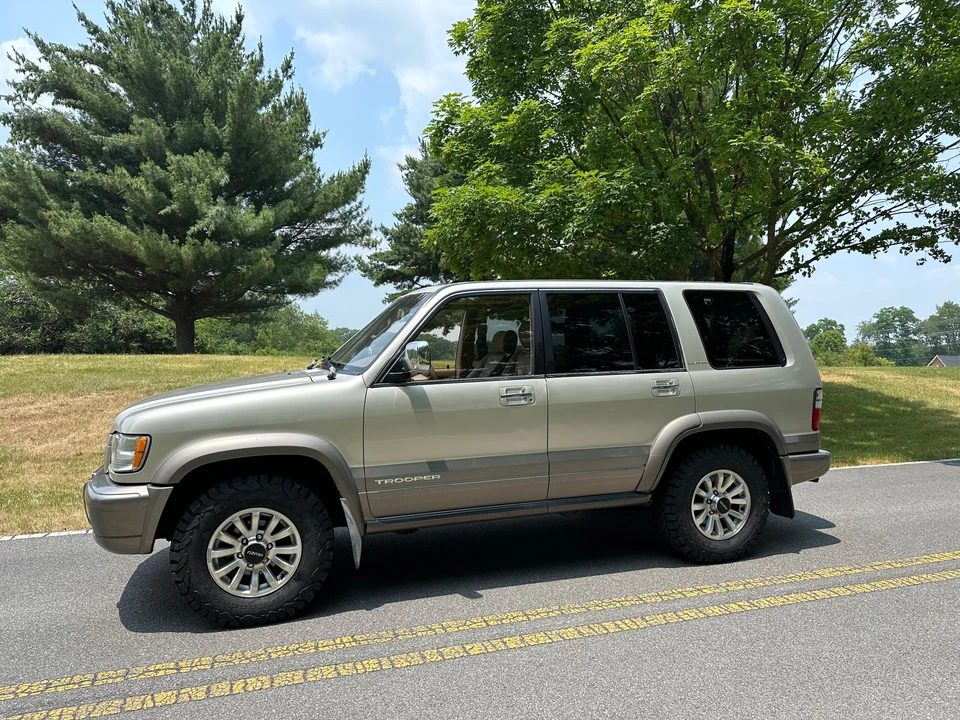 2000 Isuzu Trooper - Image 16 of 31