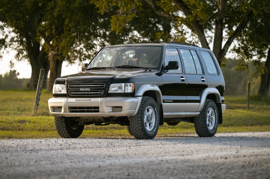 2000 Isuzu Trooper - Image 2 of 31