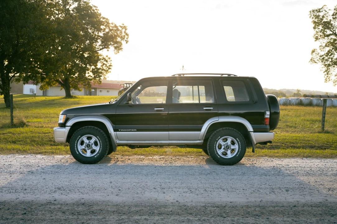 2000 Isuzu Trooper - Image 9 of 31