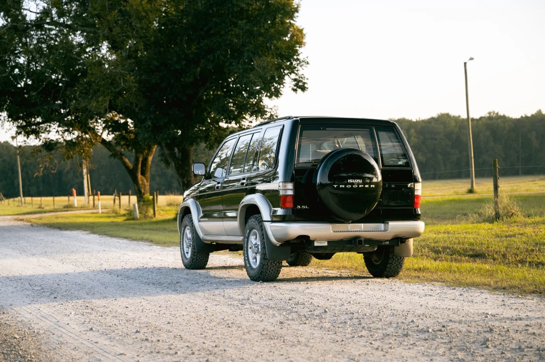 2000 Isuzu Trooper - Image 11 of 31