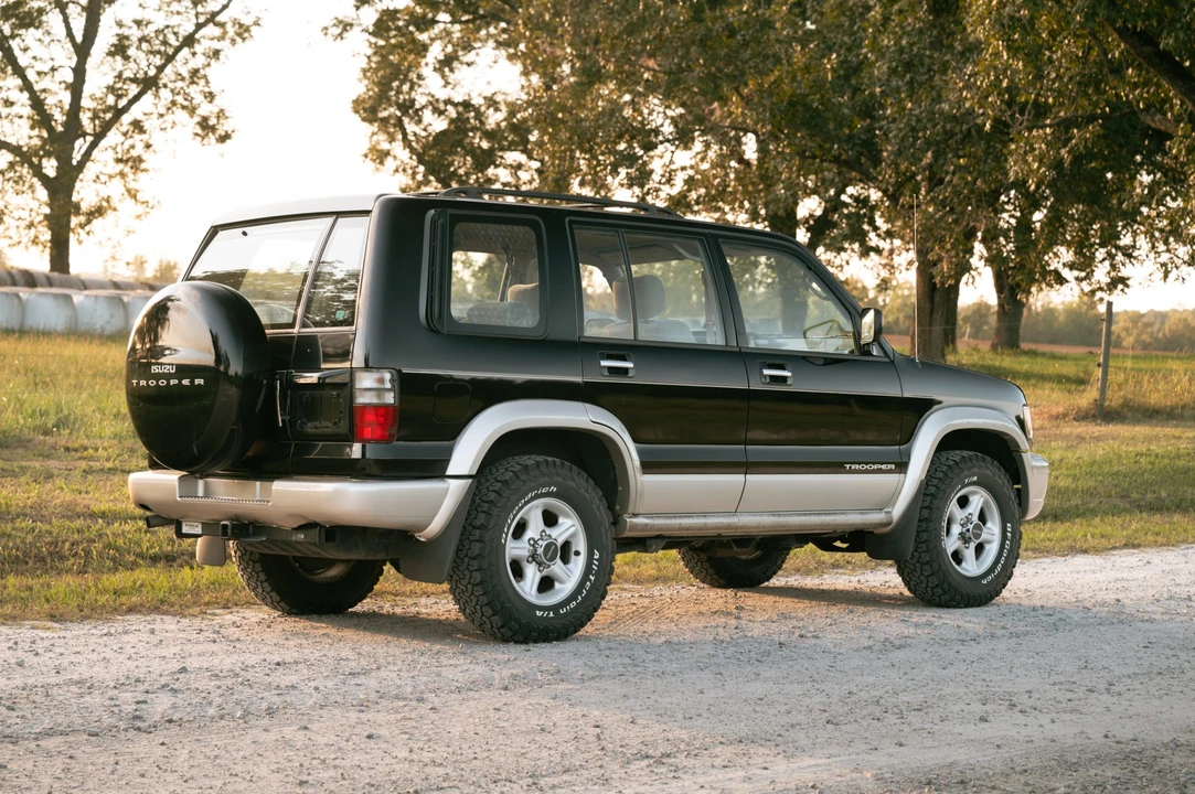2000 Isuzu Trooper - Image 14 of 31