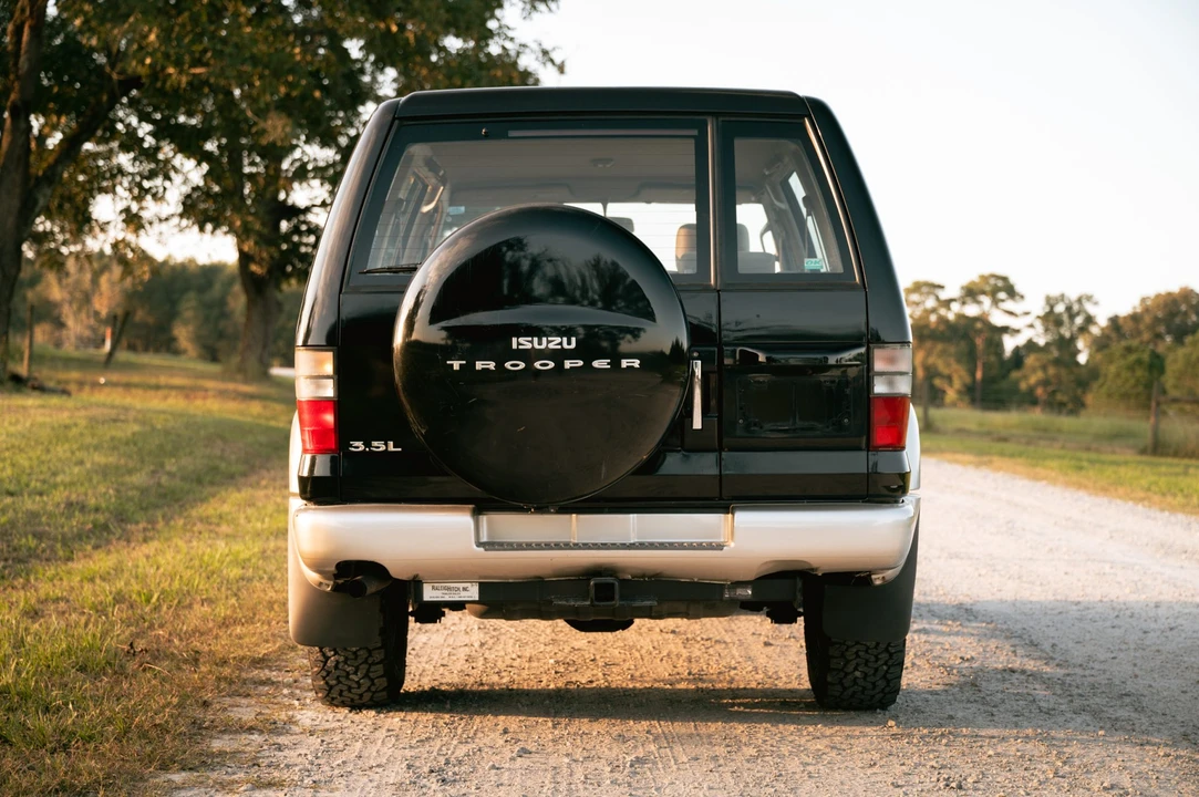 2000 Isuzu Trooper - Image 13 of 31