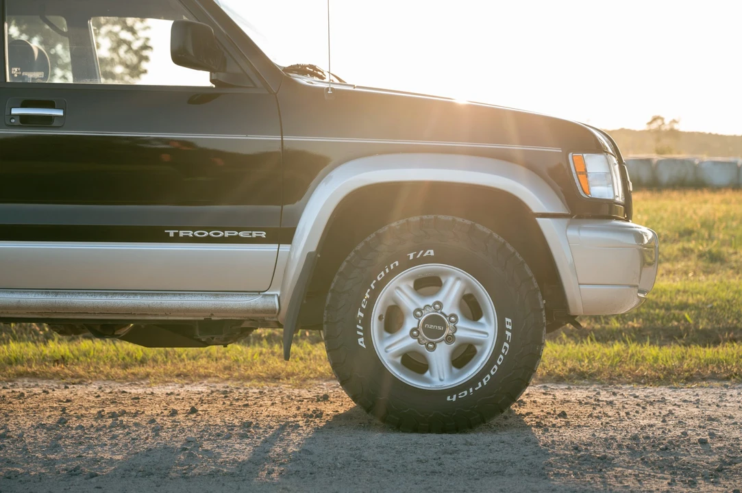 2000 Isuzu Trooper - Image 27 of 31