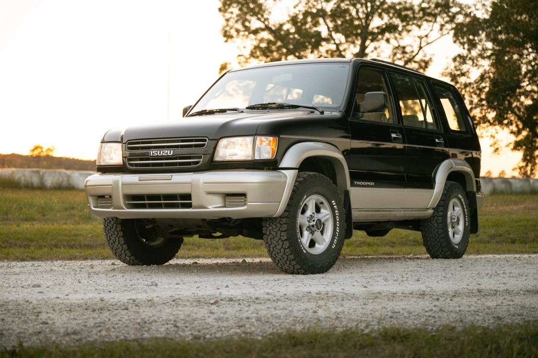 2000 Isuzu Trooper - Image 4 of 31