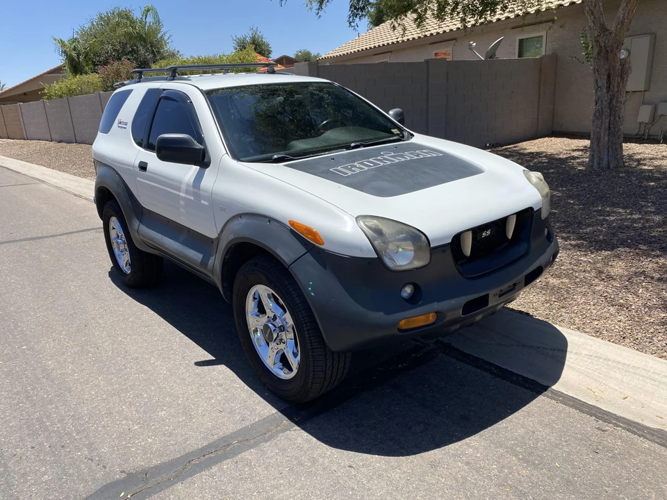 2000 Isuzu VehiCROSS - Image 2 of 31
