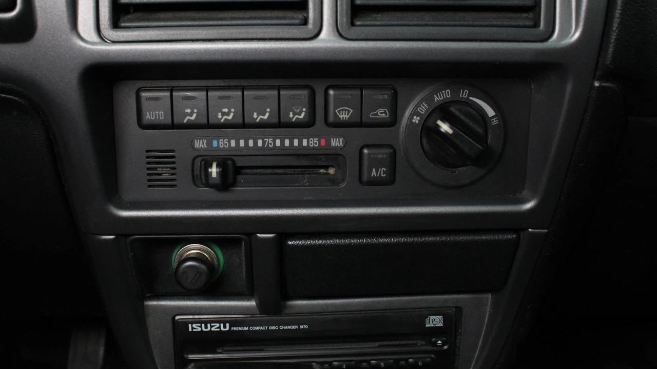 2000 Isuzu VehiCROSS - Image 18 of 31