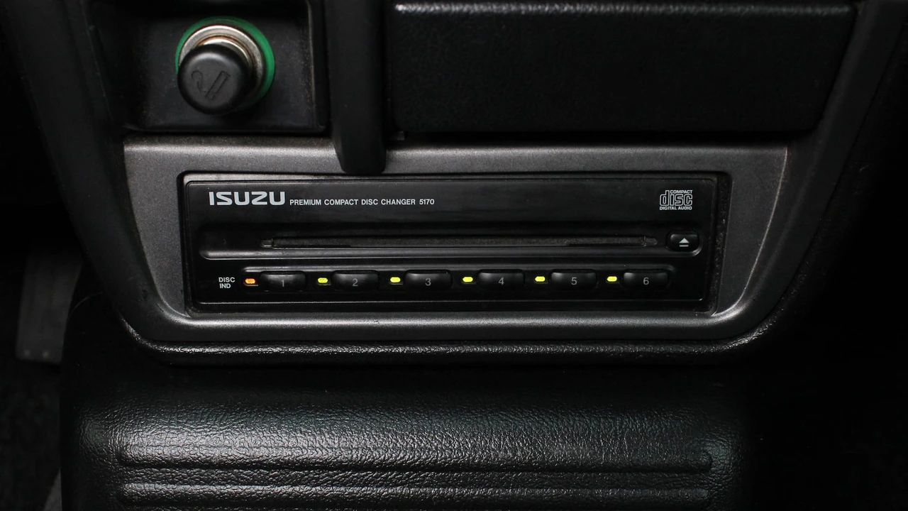 2000 Isuzu VehiCROSS - Image 20 of 31