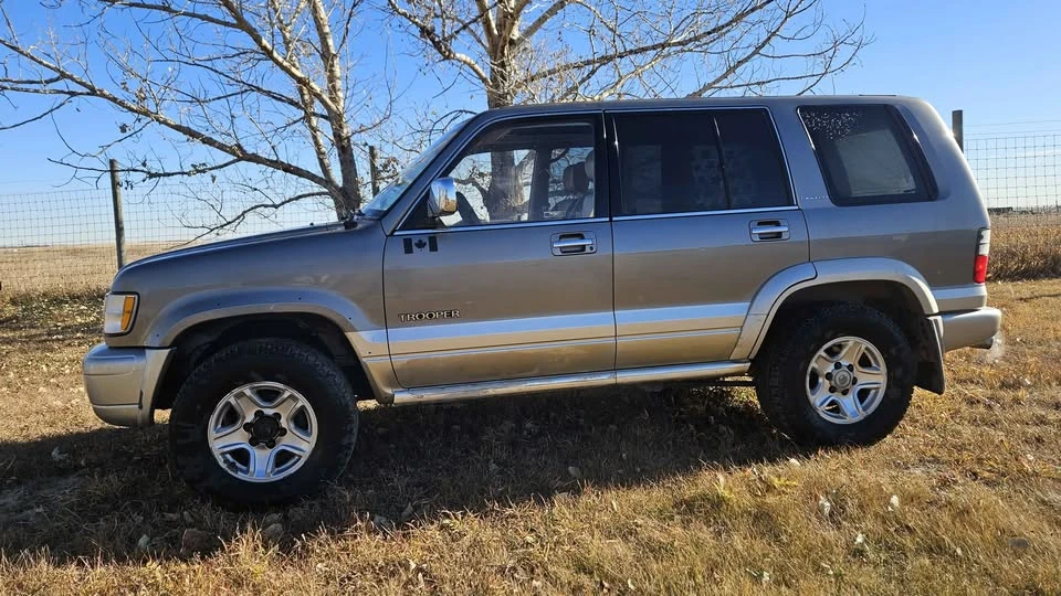 2000 Isuzu Trooper - Image 4 of 16