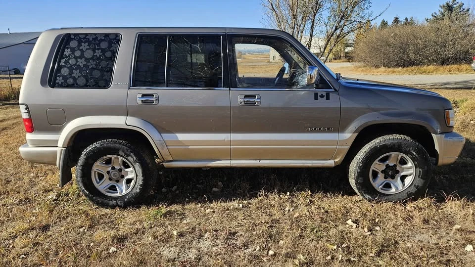 2000 Isuzu Trooper - Image 9 of 16