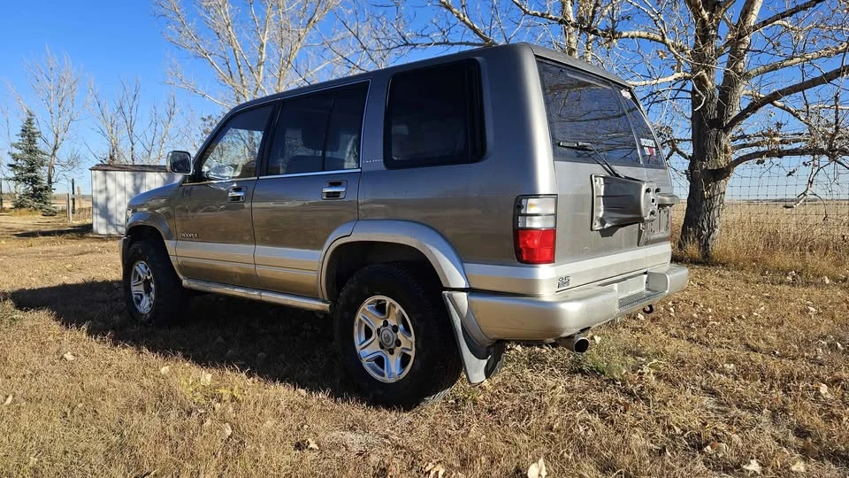 2000 Isuzu Trooper - Image 3 of 16