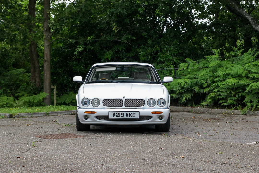 2000 Jaguar X308 XJR - Image 3 of 31