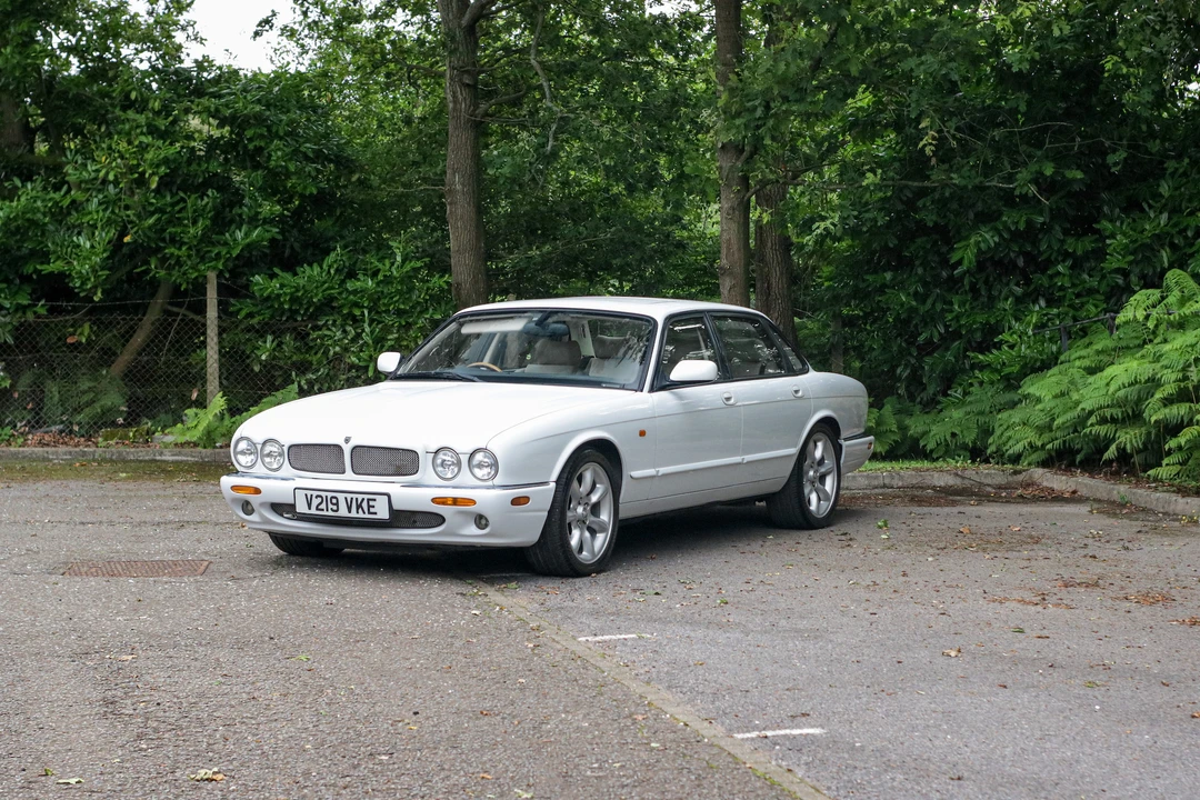 2000 Jaguar X308 XJR - Image 13 of 31