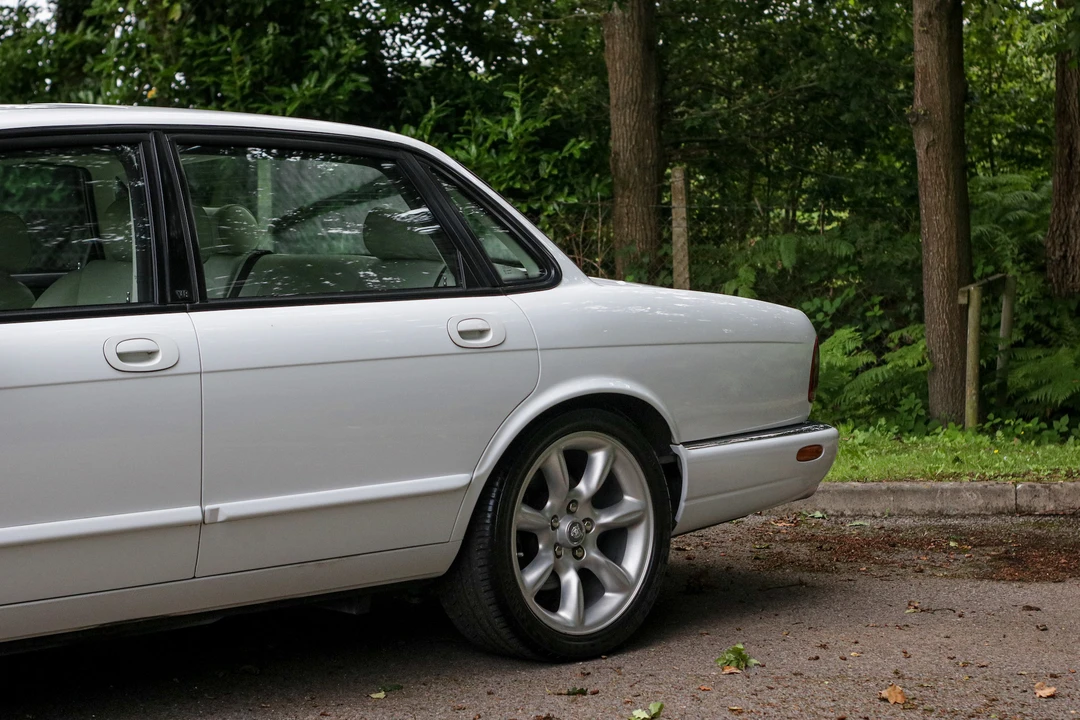 2000 Jaguar X308 XJR - Image 23 of 31