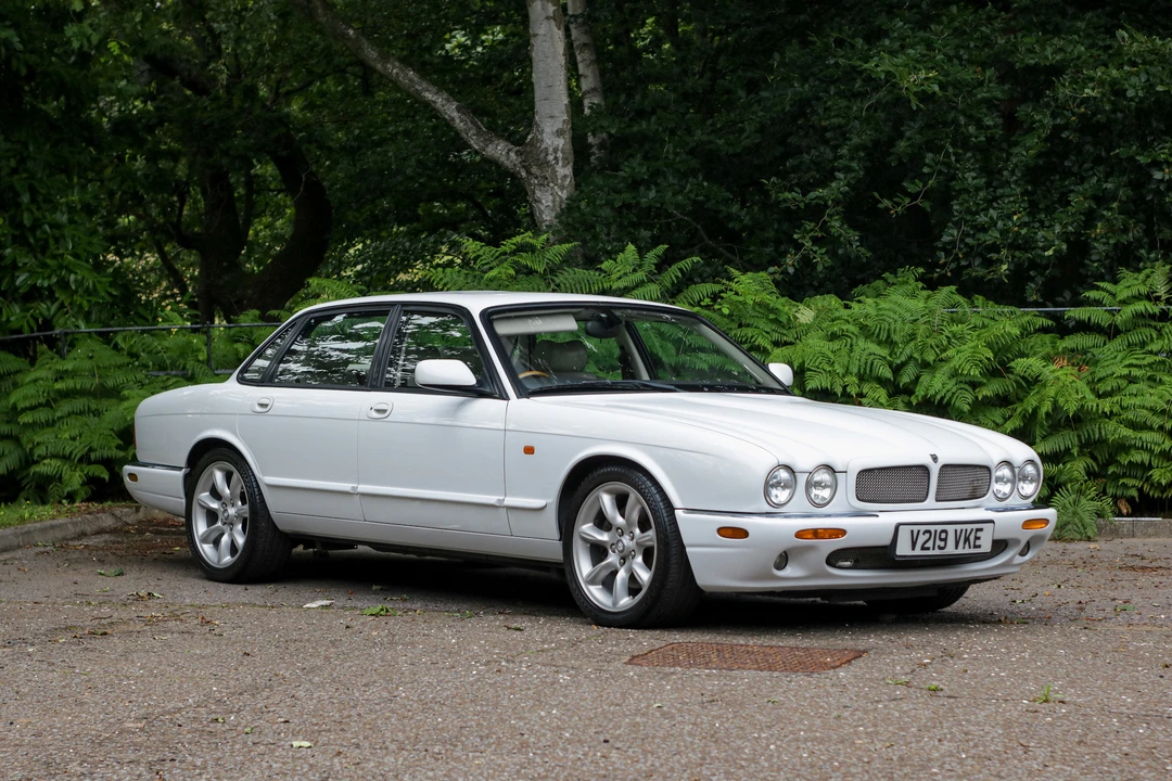 2000 Jaguar X308 XJR - Image 11 of 31