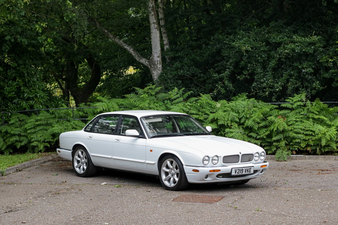 2000 Jaguar X308 XJR - Image 18 of 31