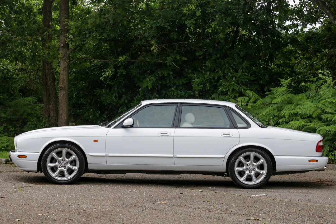 2000 Jaguar X308 XJR - Image 5 of 31