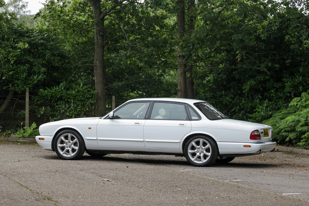 2000 Jaguar X308 XJR - Image 14 of 31