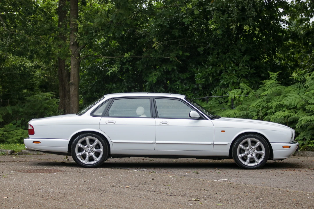 2000 Jaguar X308 XJR - Image 10 of 31