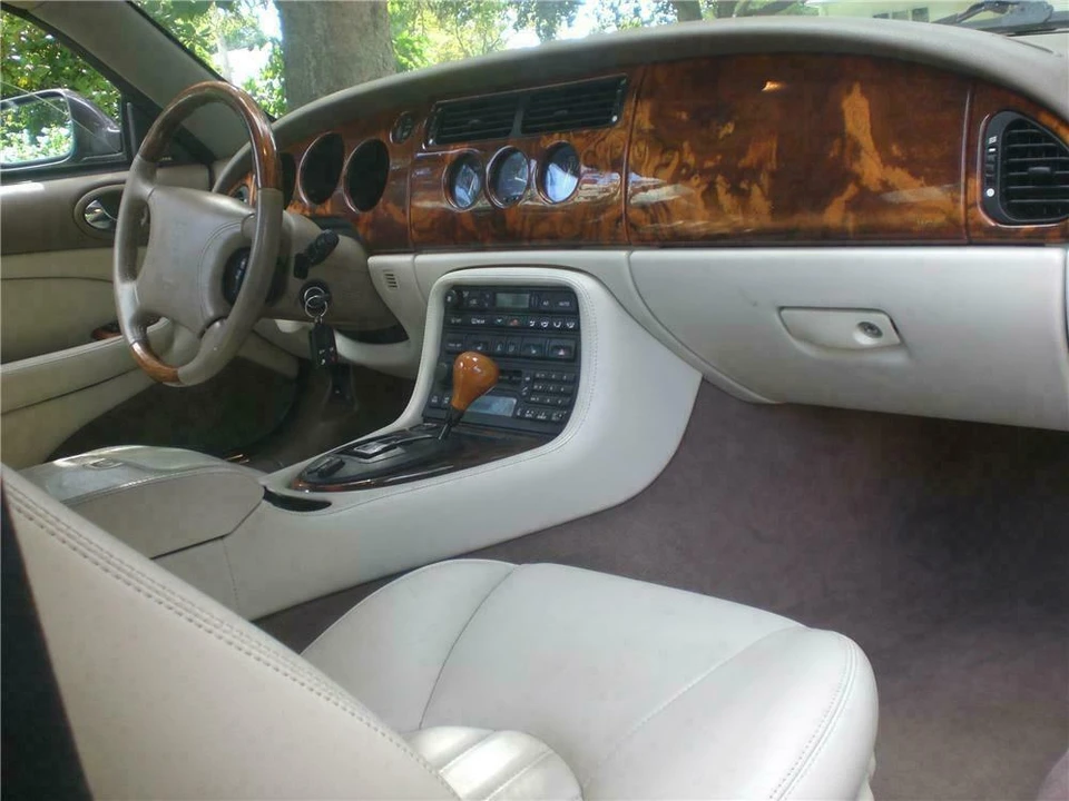 2000 Jaguar X100 XK8 - Image 3 of 4