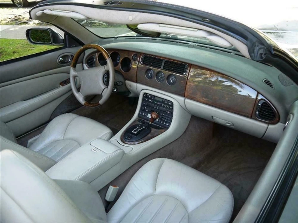 2000 Jaguar X100 XK8 - Image 3 of 4