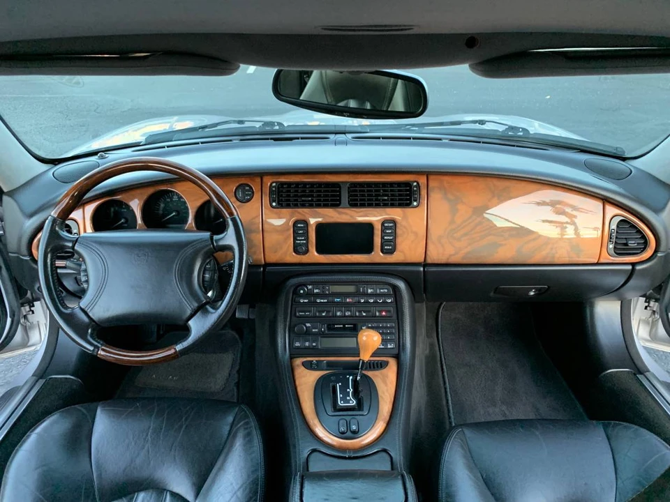 2000 Jaguar X100 XK8 - Image 18 of 23