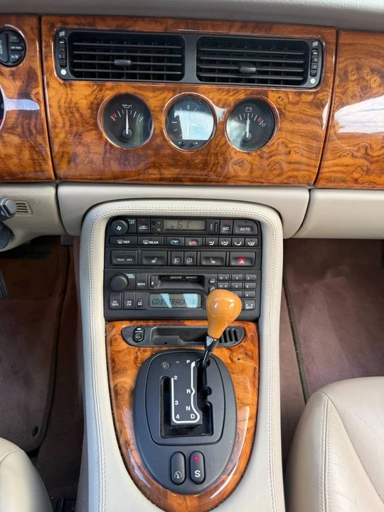 2000 Jaguar X100 XK8 - Image 17 of 18