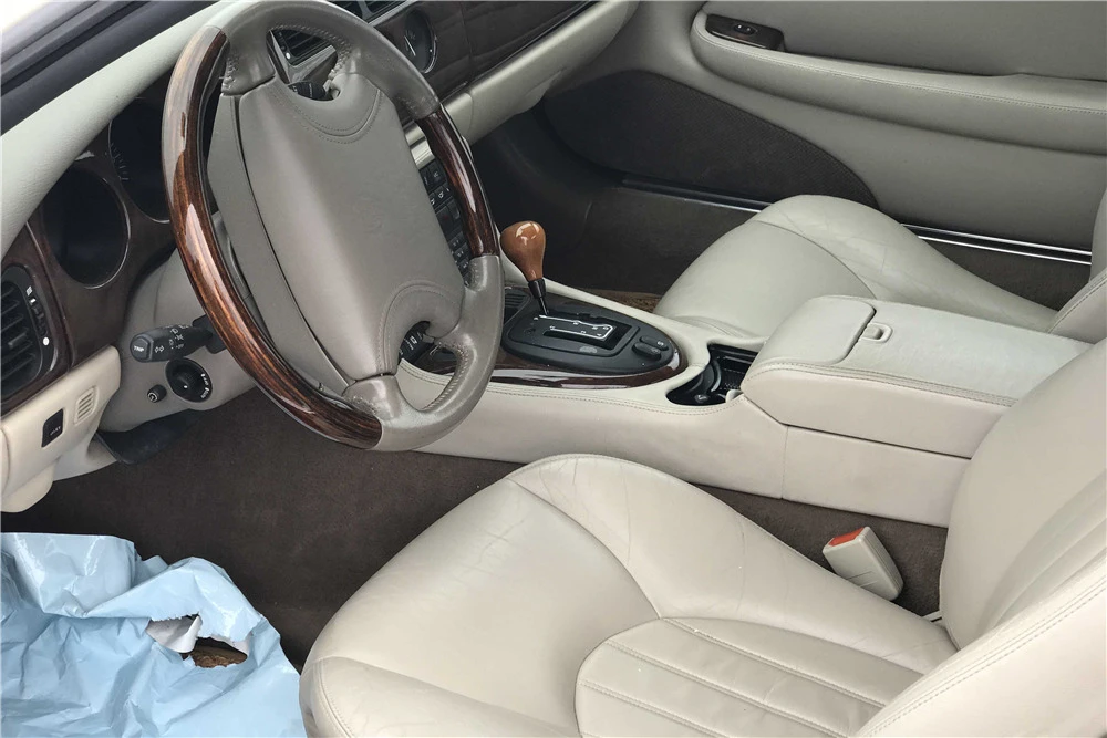 2000 Jaguar X100 XK8 - Image 3 of 5