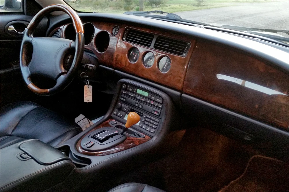 2000 Jaguar X100 XK8 - Image 3 of 4