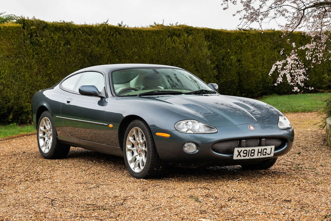 2000 Jaguar X100 XKR - Image 2 of 31