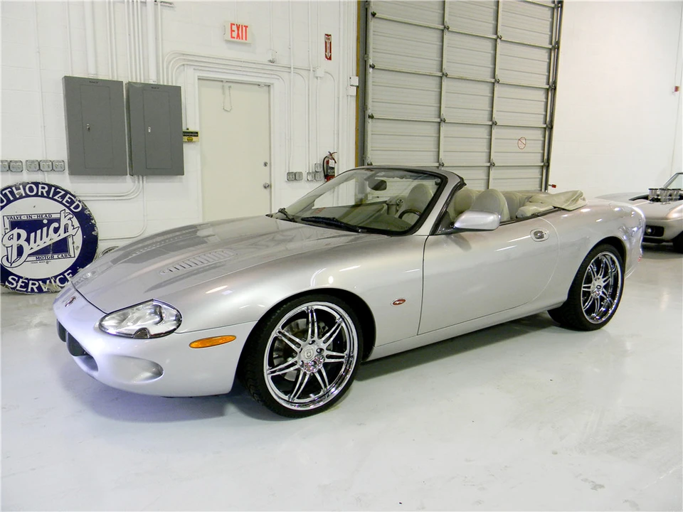 2000 Jaguar X100 XKR - Image 2 of 3