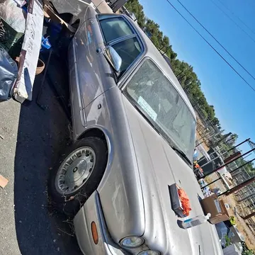 2000 Jaguar 4 Door