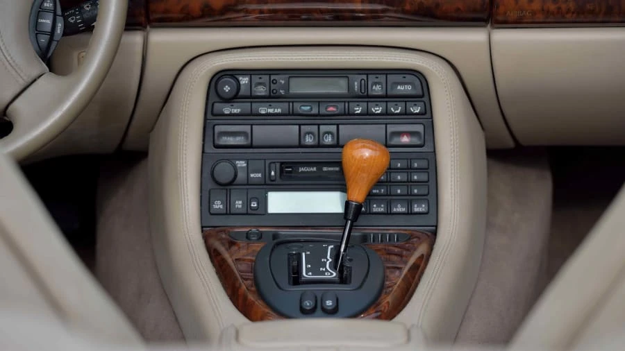 2000 Jaguar X100 XK8 - Image 9 of 12