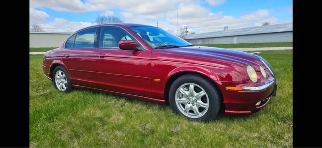 2000 Jaguar S-TYPE · V8 Sedan 4D