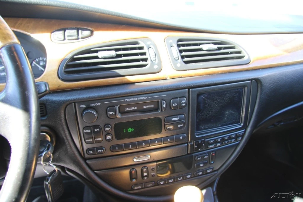 2000 Jaguar S-Type 2nd Gen - Image 18 of 21