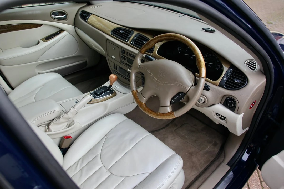 2000 Jaguar S-Type 2nd Gen - Image 18 of 30