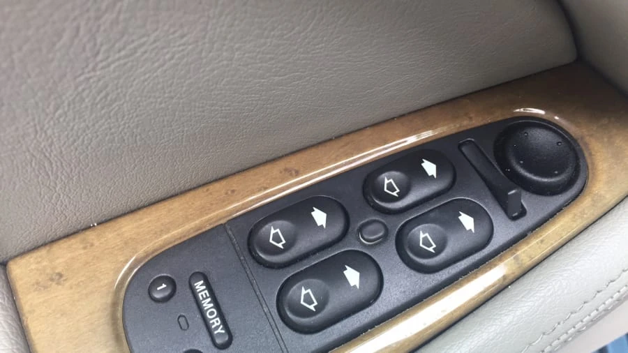 2000 Jaguar S-Type 2nd Gen - Image 8 of 12