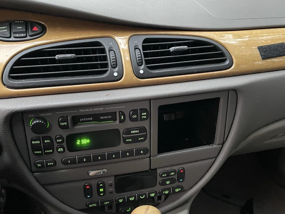 2000 Jaguar S-Type 2nd Gen - Image 9 of 21