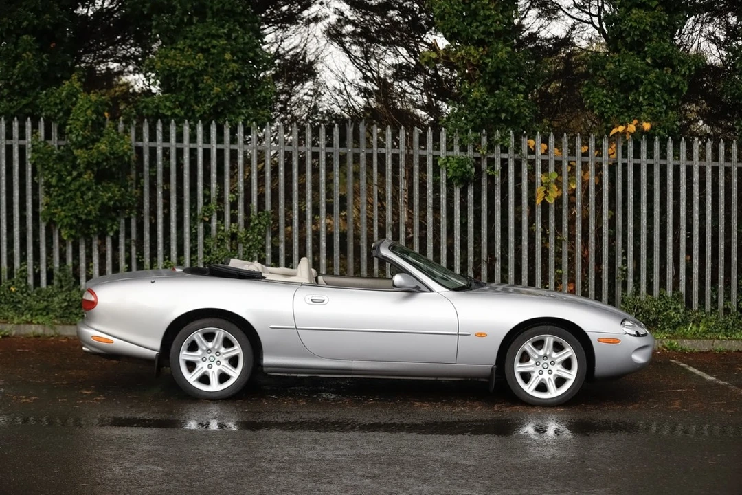 2000 Jaguar X100 XK8 - Image 23 of 30