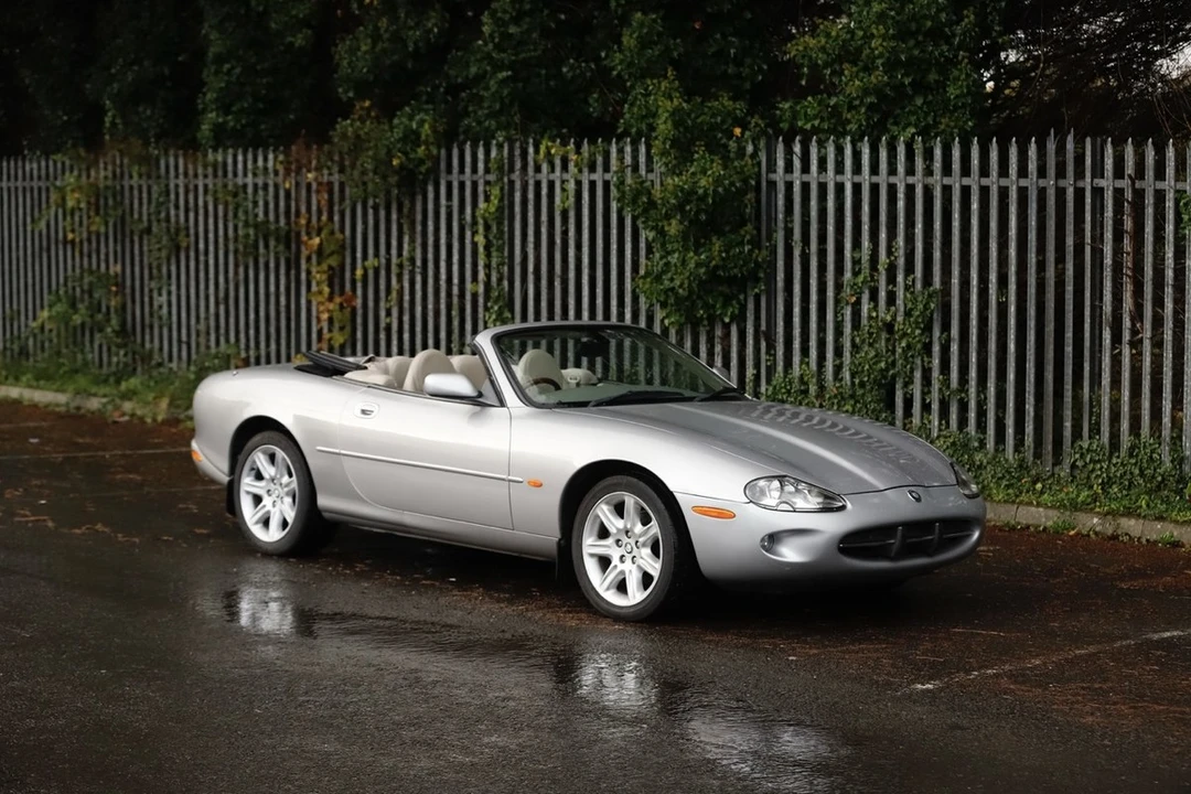 2000 Jaguar X100 XK8 - Image 2 of 30