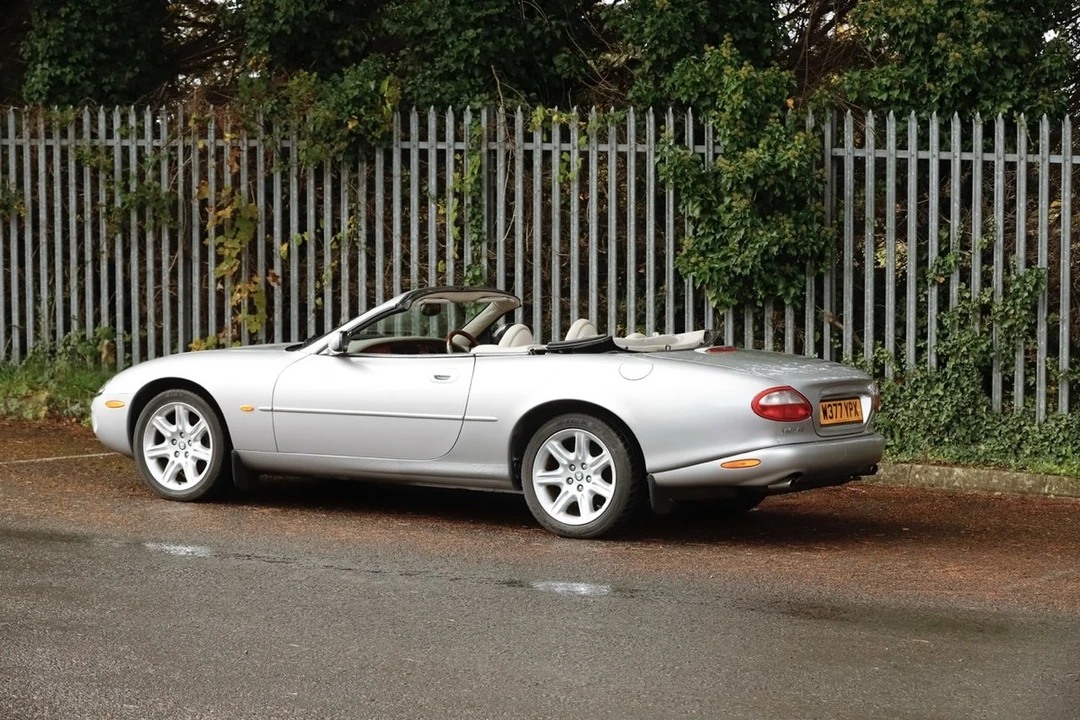 2000 Jaguar X100 XK8 - Image 7 of 30