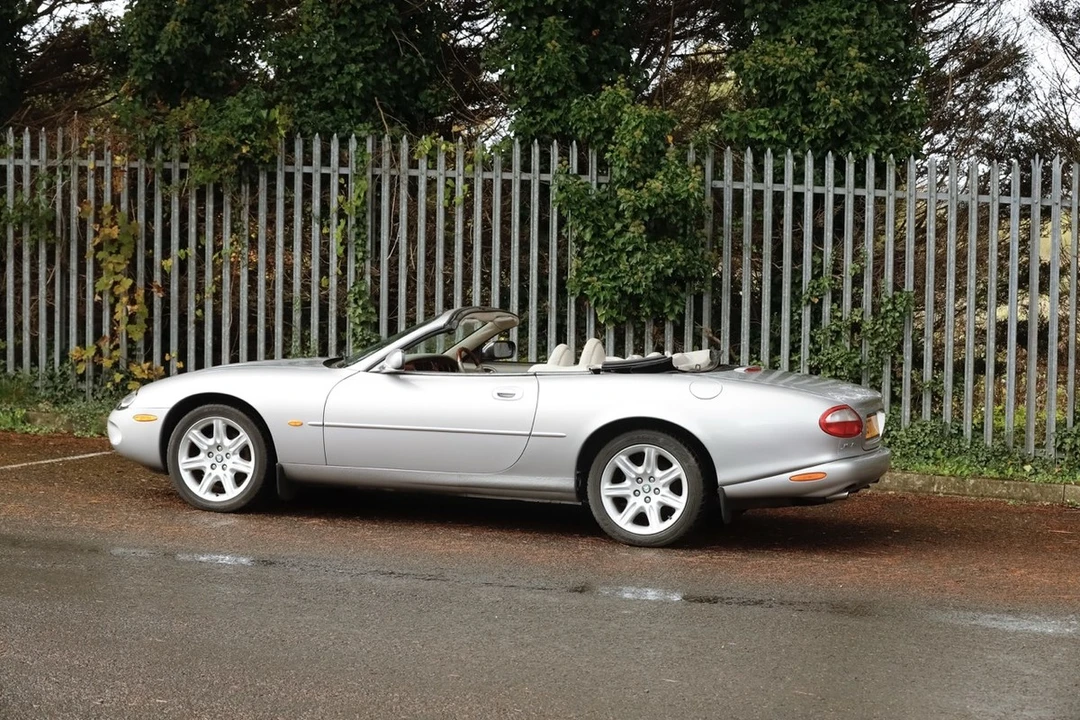 2000 Jaguar X100 XK8 - Image 8 of 30